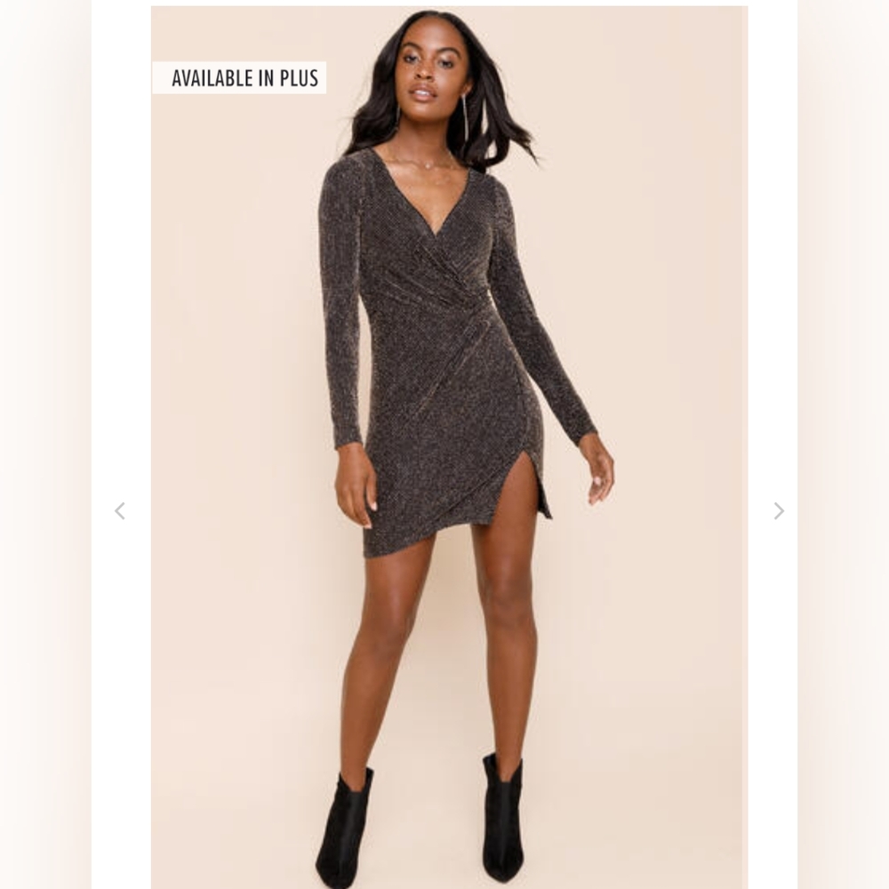 Black dress L with silver/gold sparkles - Row A